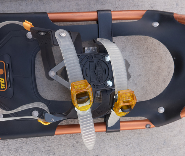 Picture of front straps on Cabela's Outfitter Pro snowshoes for Peter Free review of the snowshoes.